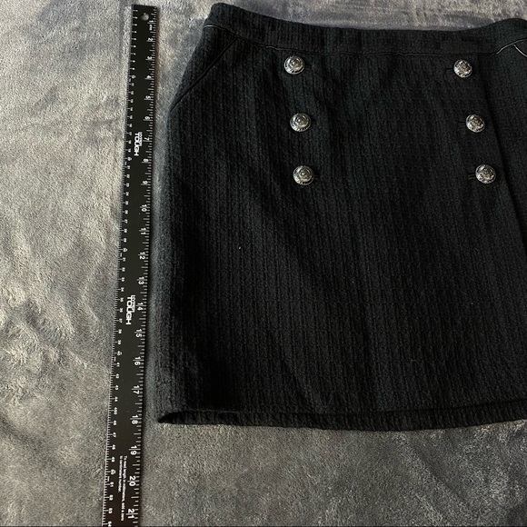 White House Black Market Black Large Button Tweed and faux leather Skirt size 8 - Picture 4 of 12